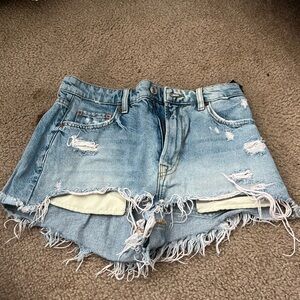women’s zara ripped jeans shorts